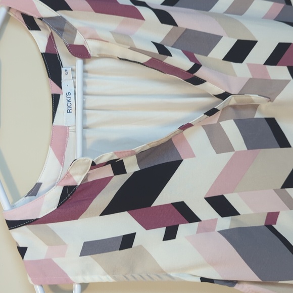 Ricki's Multicolour Geometric Print Blouse NWOT - Picture 2 of 4